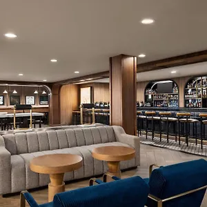 Crowne Plaza Airport Expo Ctr By Ihg Otel